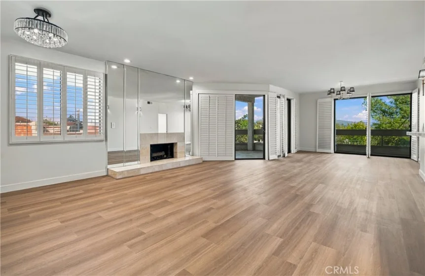 17140 Burbank #207 photo 2