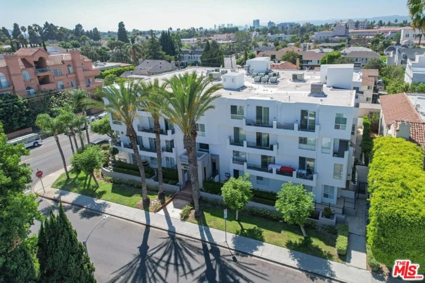 739 Lorraine Boulevard #402 photo 1