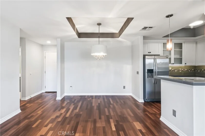 4455 Hazeltine Avenue #208 photo 8