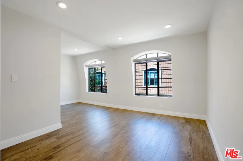 4368 W 8th Street #17 photo 27