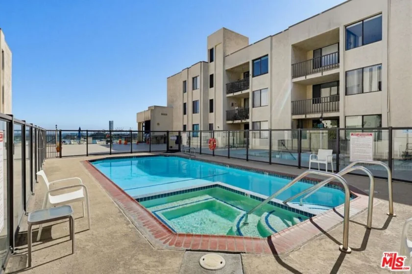 1140 E Ocean Boulevard #220 photo 39
