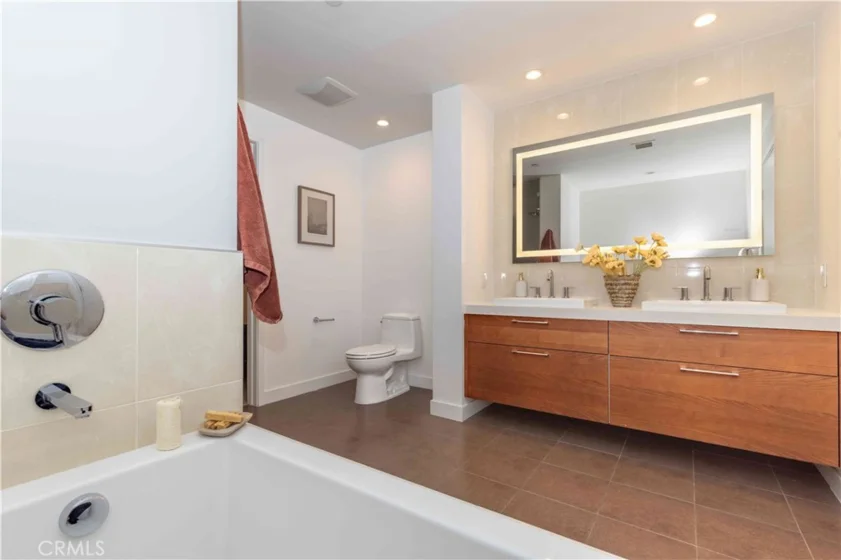 9 Macarthur Place #404 photo 14
