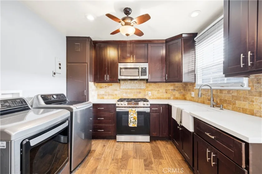 527 E Maple photo 2