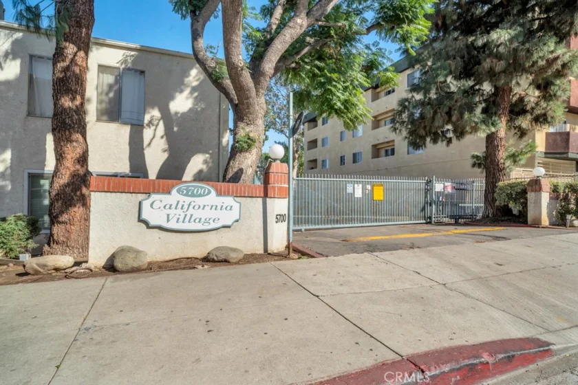 5700 Etiwanda Avenue #209 photo 1