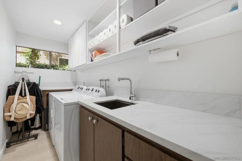 2928 Lawrence photo 33