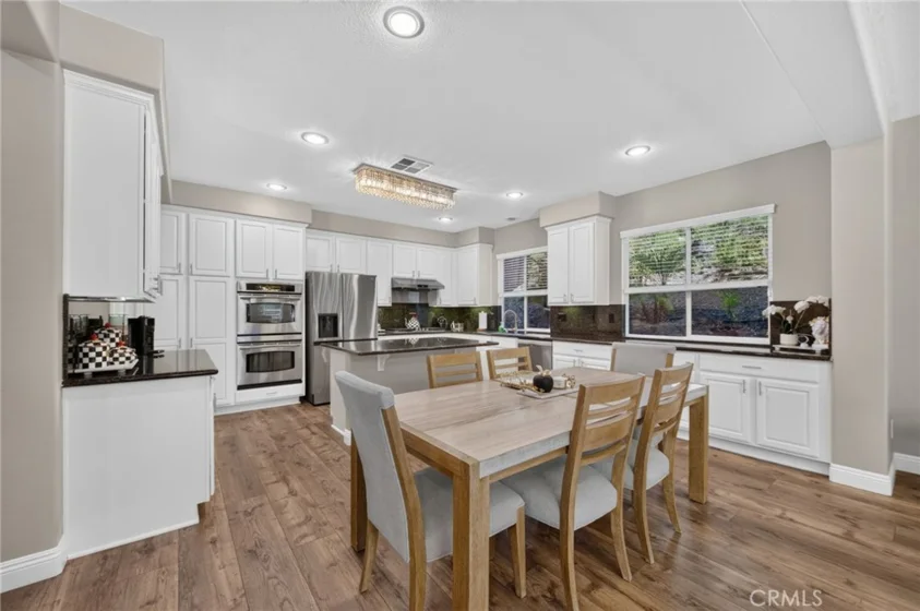 42111 Majestic Court photo 18