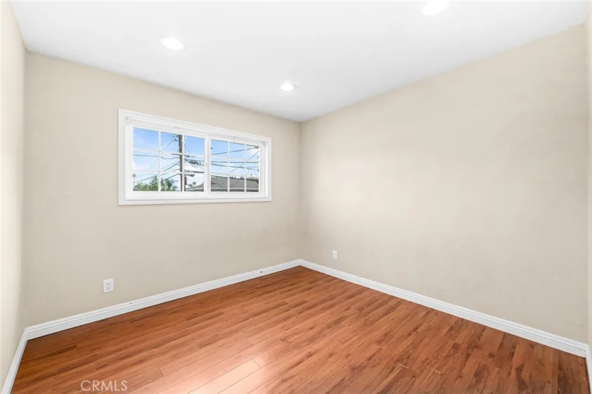 1804 W Glenoaks Avenue photo 12