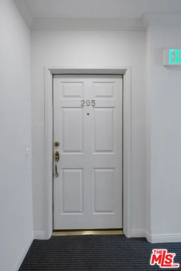 1872 Midvale Avenue #205 photo 34