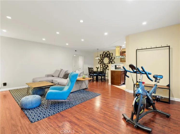 4358 Mammoth Avenue #17 photo 1