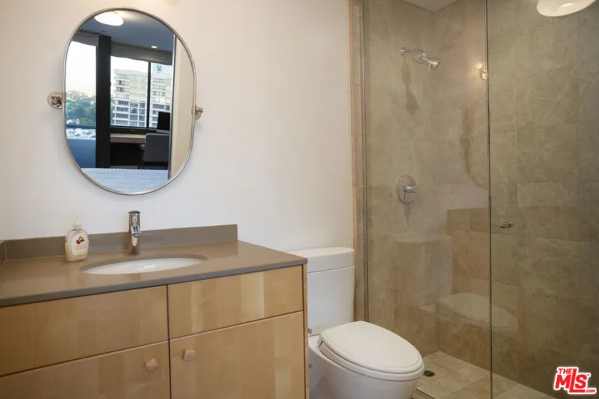 10660 Wilshire Boulevard #1207 photo 22