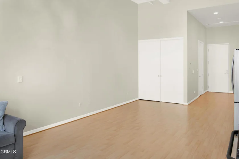 175 S Lake Avenue #406 photo 16