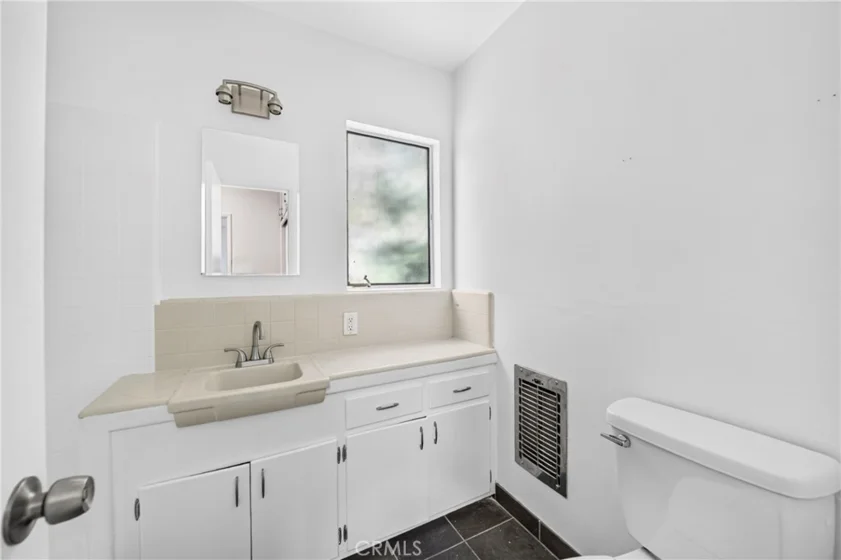 728 Cedar photo 22