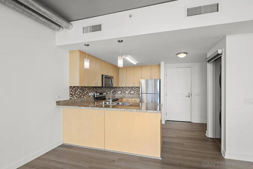 1080 Park Boulevard #913 photo 4