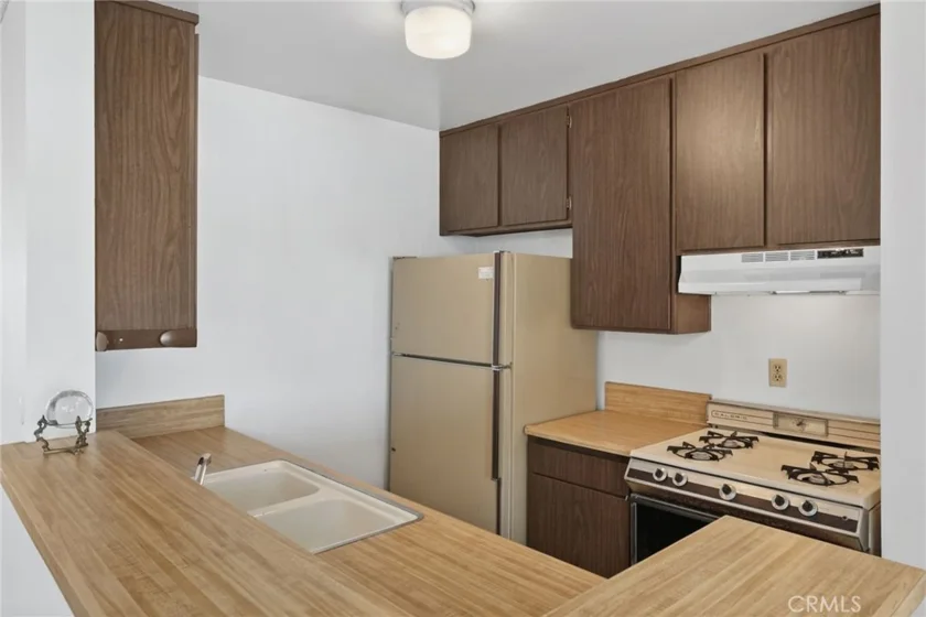 18645 Hatteras Street #234 photo 32