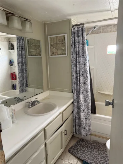 24648 Hayes Avenue photo 4