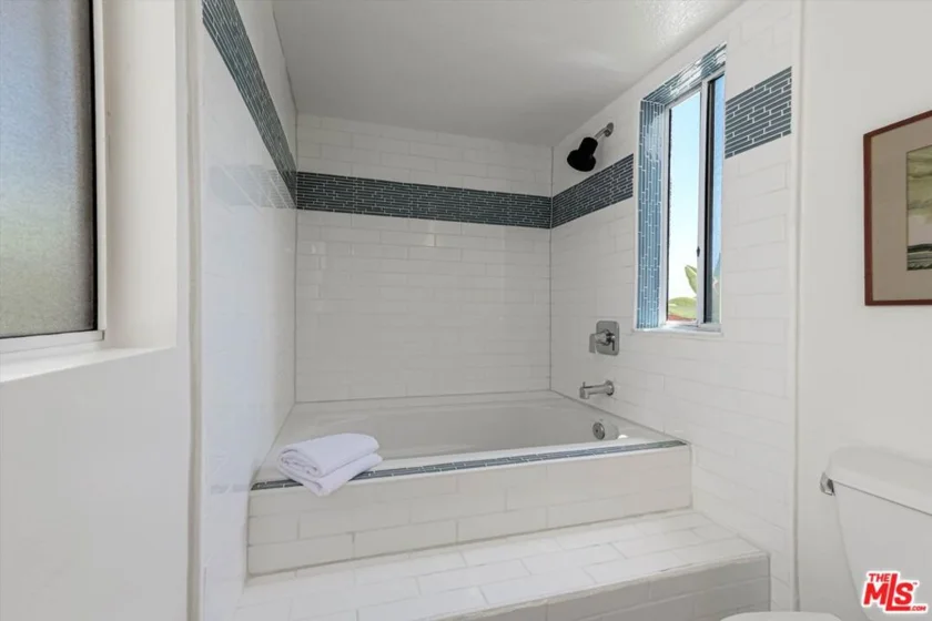 245 Hollister Avenue #1 photo 17