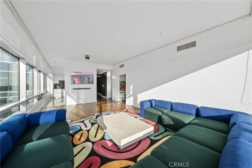 900 W Olympic Boulevard #46B photo 34