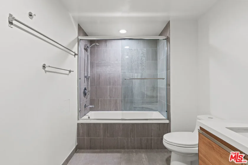 3785 Wilshire Boulevard #204 photo 27