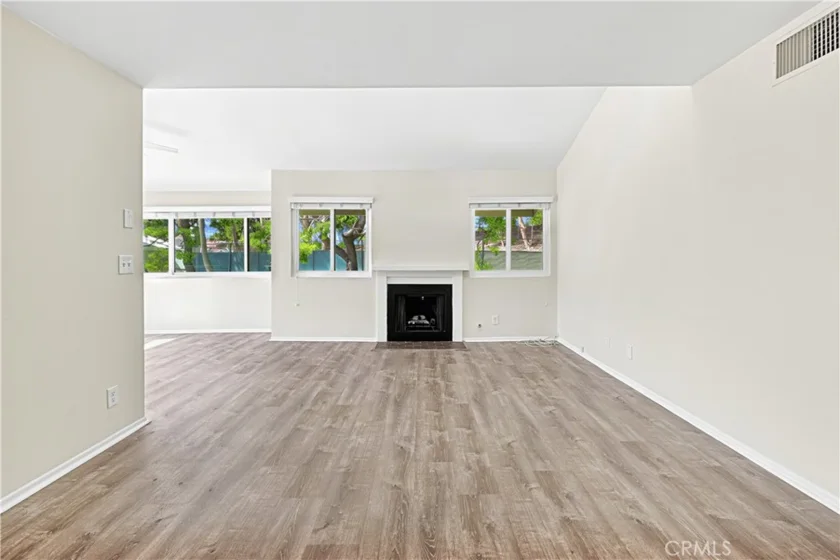 22139 Burbank Boulevard #7 photo 7