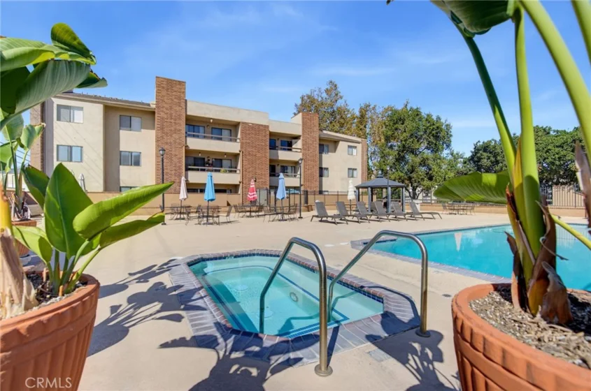 460 Oak Street #215 photo 24