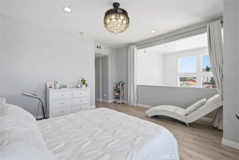 10790 Rose Avenue photo 26