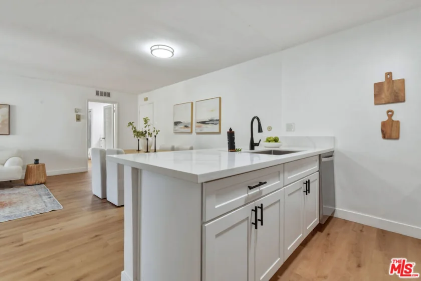 5403 Newcastle Avenue #19 photo 24
