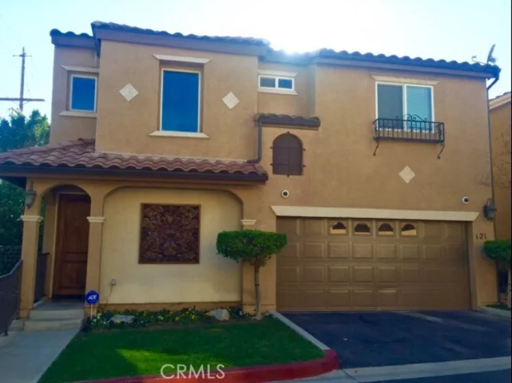 15115 Roxford Street #121 photo 1