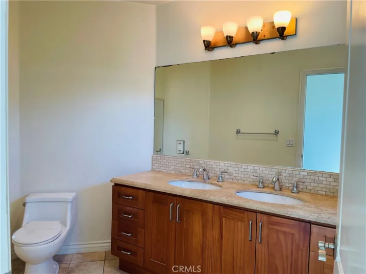 626 E Orange Grove Avenue #301 photo 25