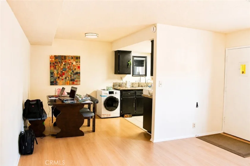 1524 Acacia Street Unit 3 Street photo 7