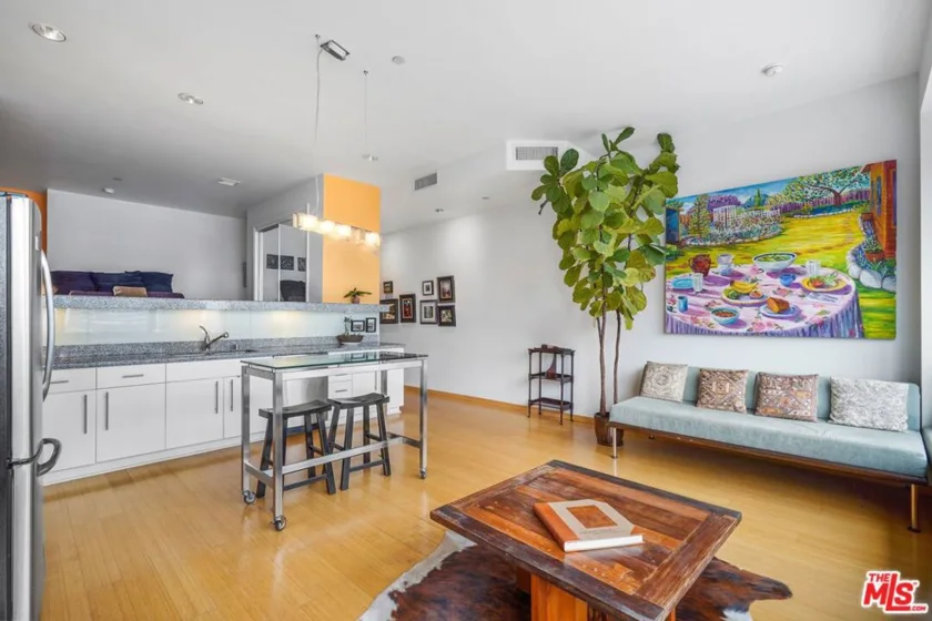 1100 Wilshire Boulevard #2610 photo 5