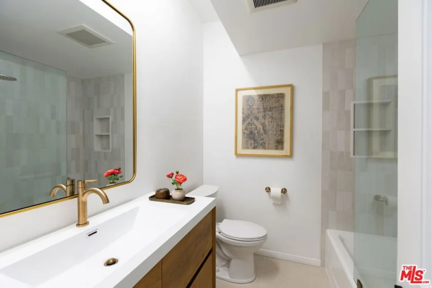 11939 Gorham Avenue #204 photo 22