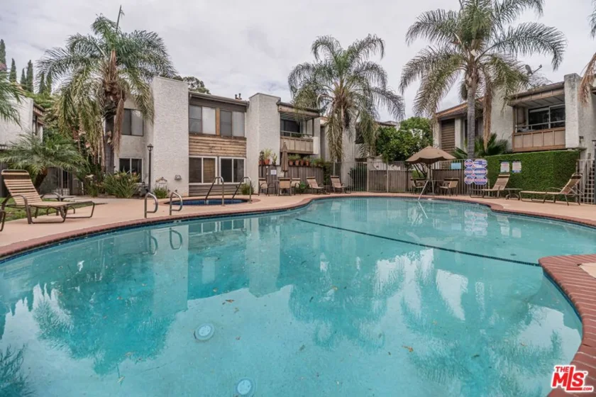 15511 Sherman Way #40 photo 23