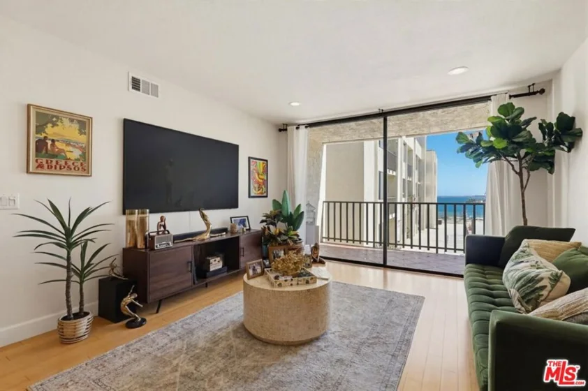 1140 E Ocean Boulevard #220 photo 12