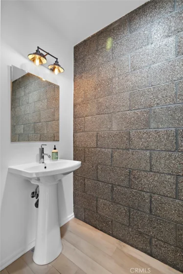 4151 Redwood Avenue #106 photo 6