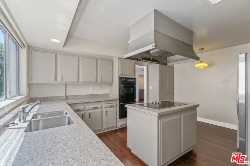 603 N Doheny Drive #2B photo 10