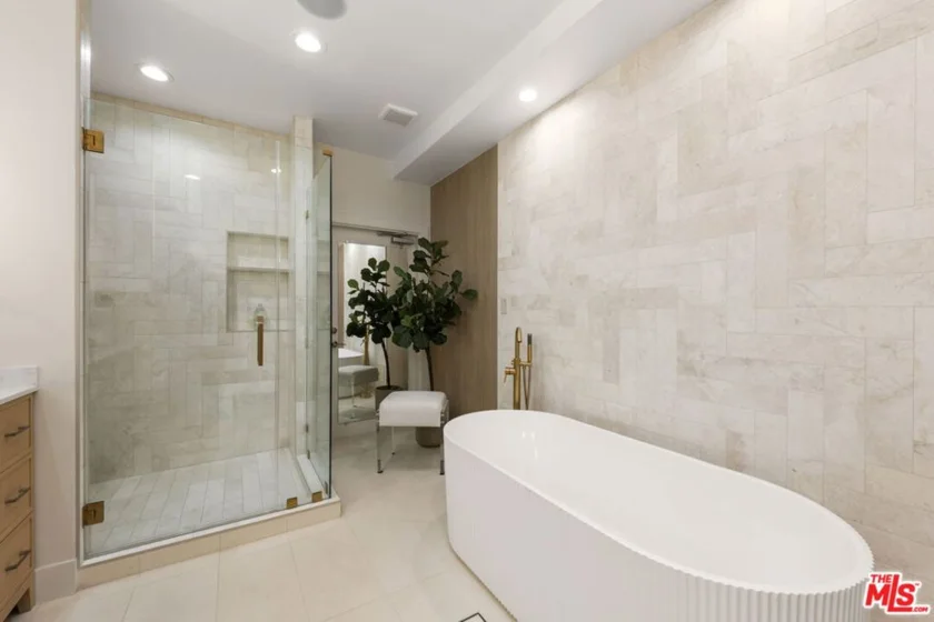 11923 Gorham Avenue #102 photo 30