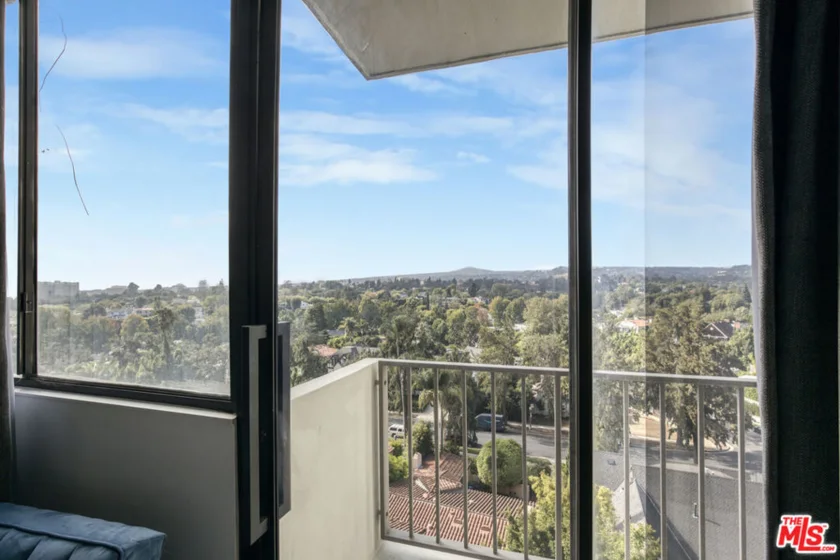 10433 Wilshire Boulevard #808 photo 17