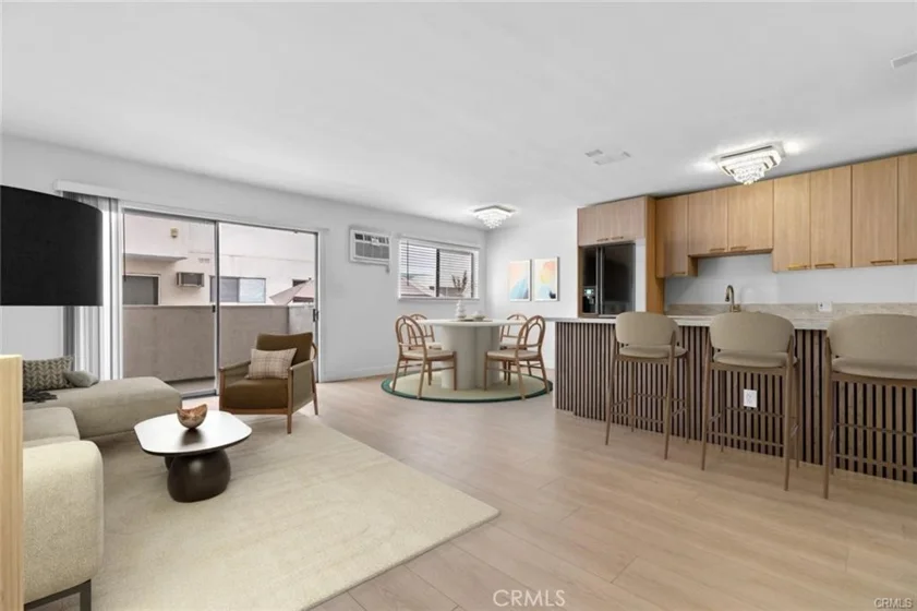 960 Larrabee #120 photo 1
