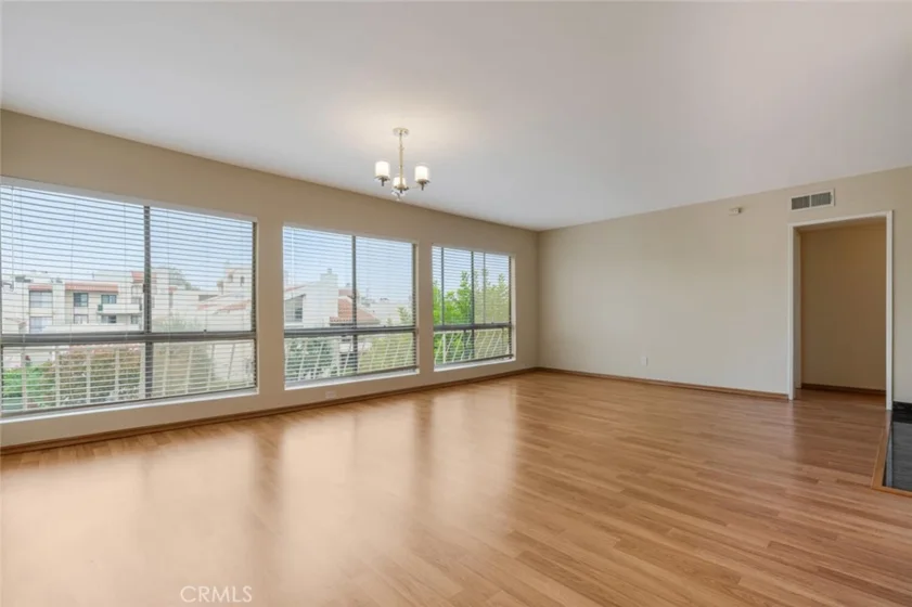 5250 Zelzah Avenue #12A photo 1