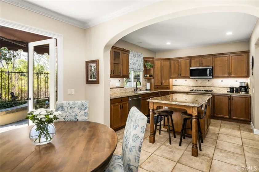 101 Talmadge photo 12