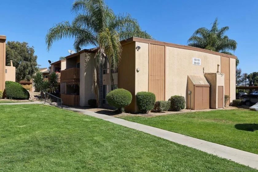1051 Rock Springs #120 photo 8