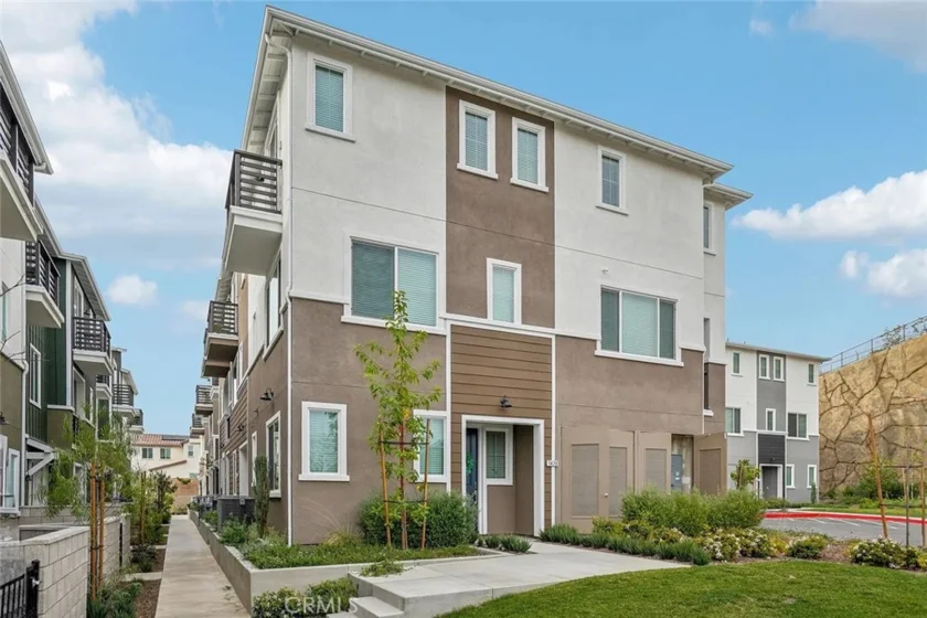1482 Skyline Lane photo 17