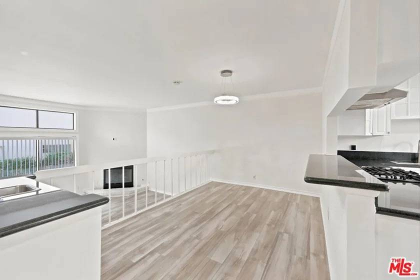 14937 Sherman Way #2 photo 8