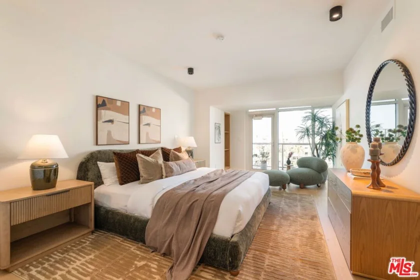 13600 Marina Pointe Drive #604 photo 14