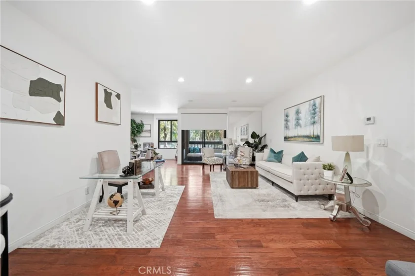 4477 Wilshire photo 44
