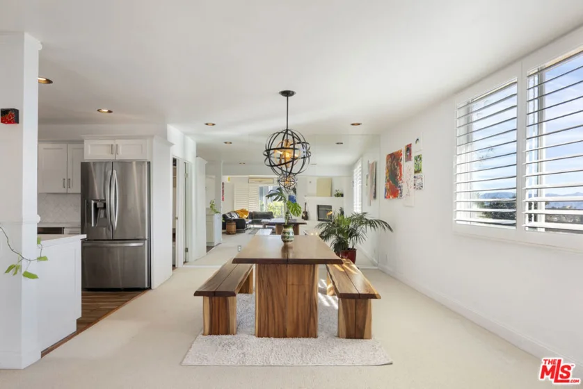2385 Roscomare Road #E17 photo 28