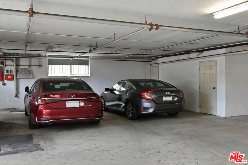 14315 Magnolia Boulevard #101 photo 39