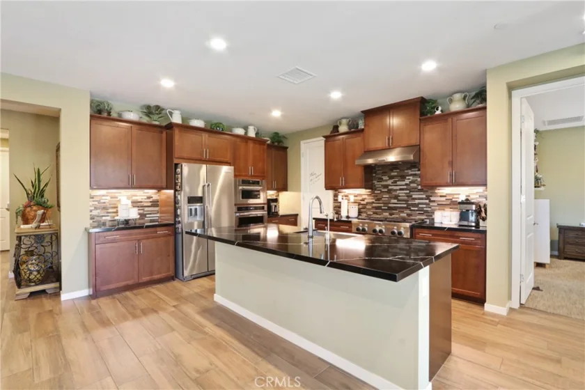10902 Flora Park Way photo 7