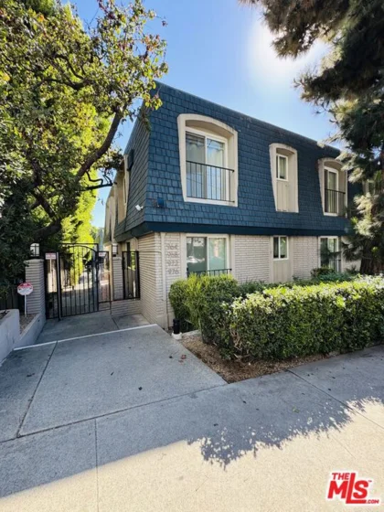 964 Larrabee Street #107 photo 1