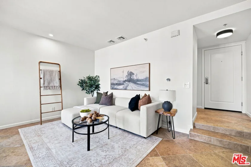 7320 Hawthorn Avenue #425 photo 9